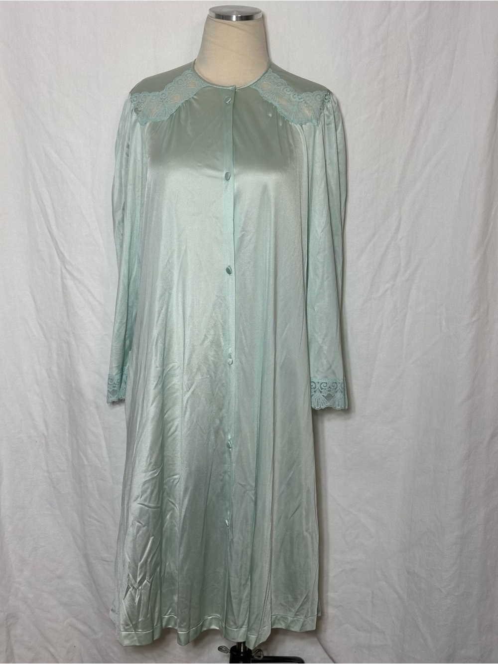 Vintage Vanity Fair Mint Green Satin/Nylon Button-Front Nightgown Lace Trim
